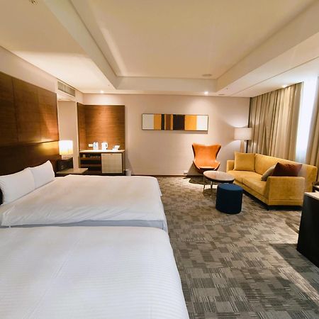 Via Hotel Breeze Тайбэй Экстерьер фото
